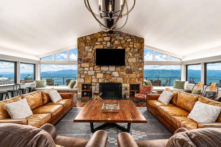 05_main_house_living_room
