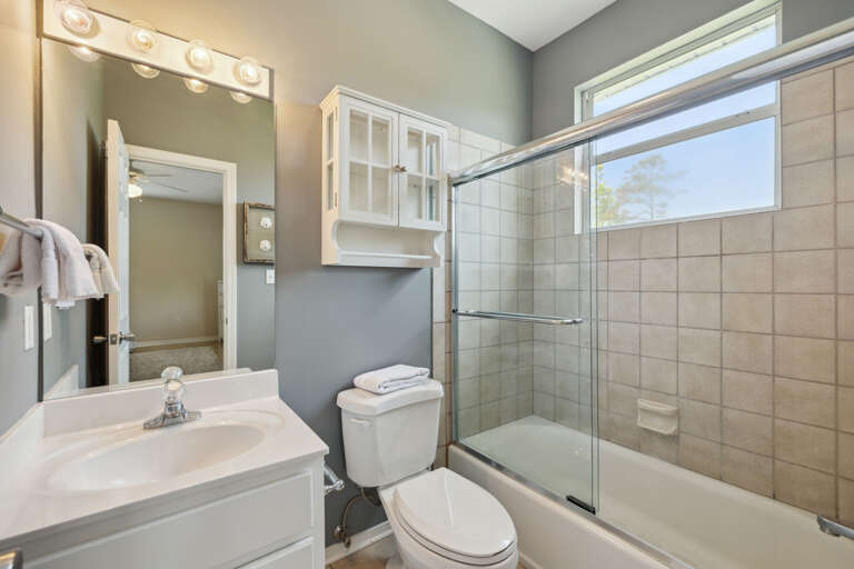 13a-3rd-Floor-Primary-King-En-Suite