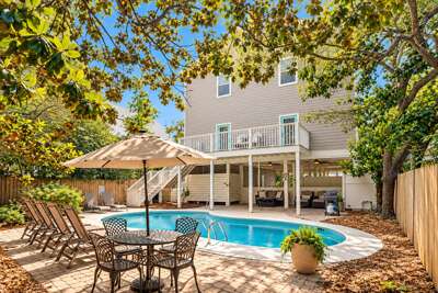 0-Gather-Grill-Relax-in-this-Private-Oasis