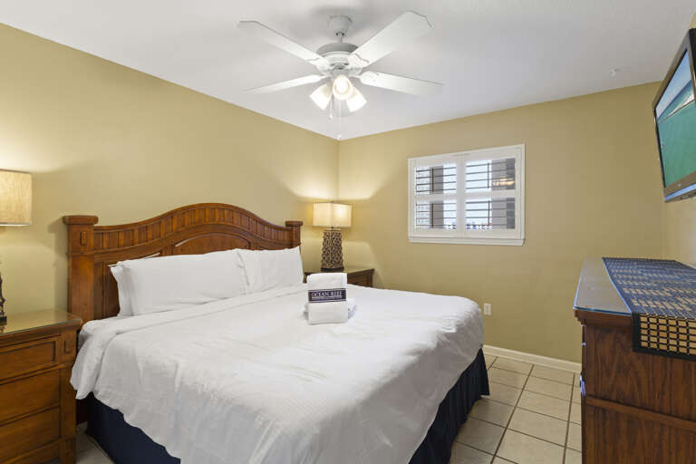 22-Windancer-406-Bedroom