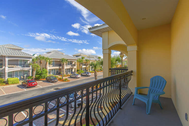 19-Island-Time-Front-Balcony