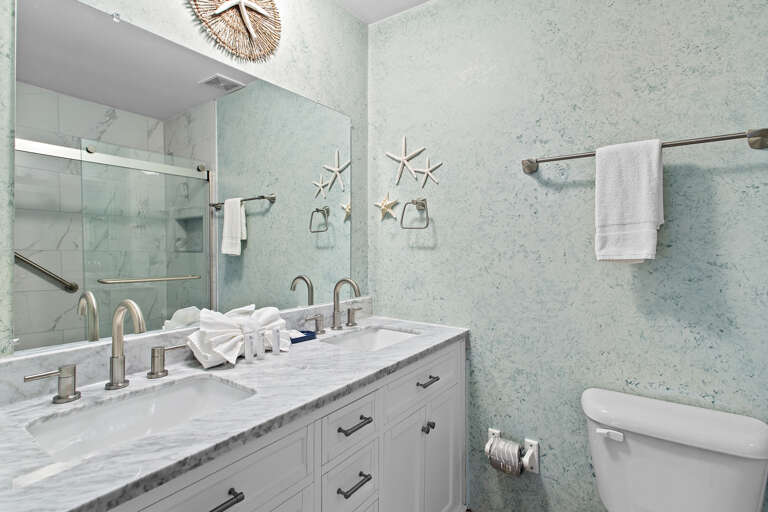 24-Sea-Cabins-1B-Guest-Bathroom