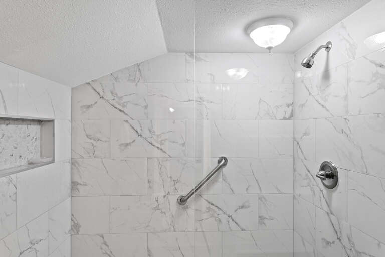 24-Sea-Cabins-1B-Primary-Bathroom-Alt