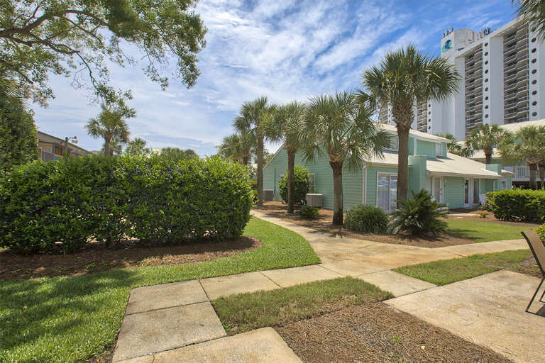 20-Sea-Cabins-8A-Patio-Alt