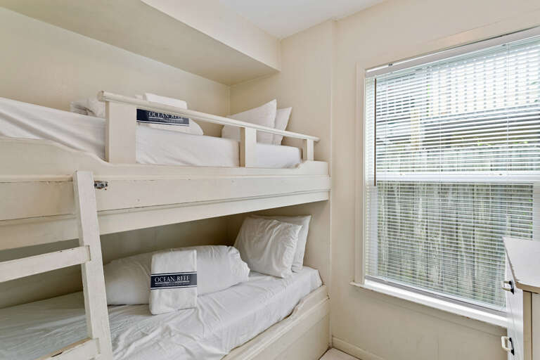 22-Sea-Cabins-8A-Bunk-Nook