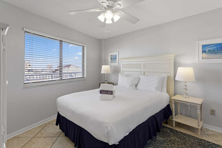 23-Mainsail-154-Guest-Bedroom