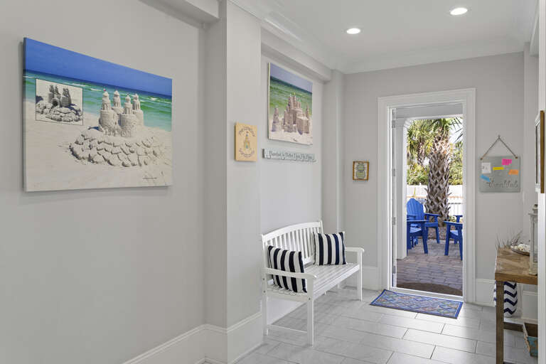 24-The-Lonestar-Sandcastle-Foyer