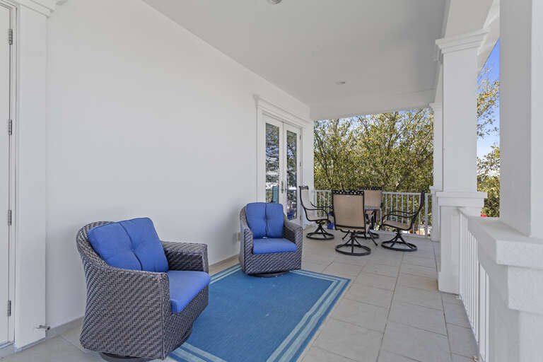 24-The-Lonestar-Sandcastle-Front-Balcony