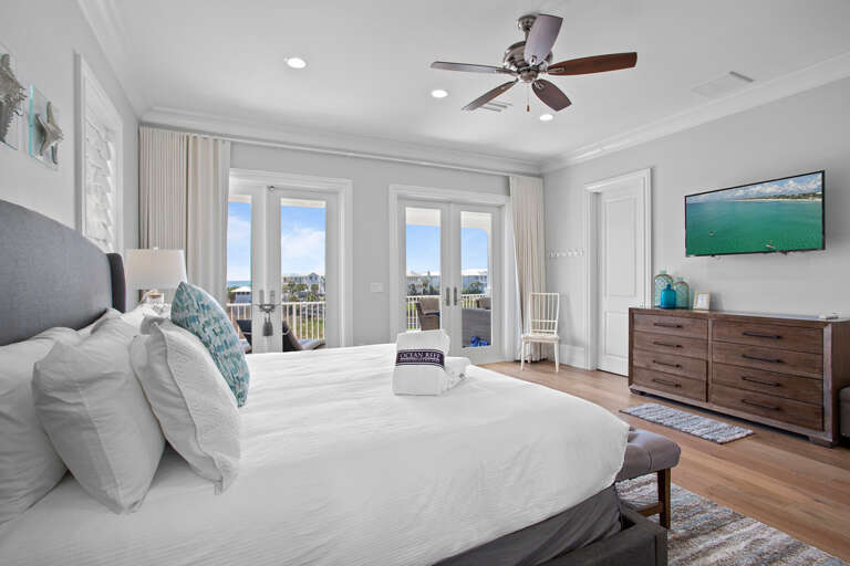 24-The-Lonestar-Sandcastle-Primary-Bedroom