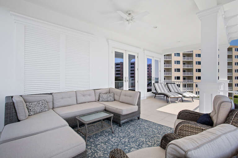 24-The-Lonestar-Sandcastle-Upper-Balcony