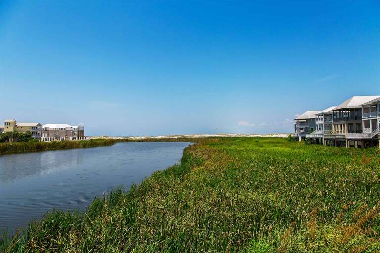 Destin Pointe Lake