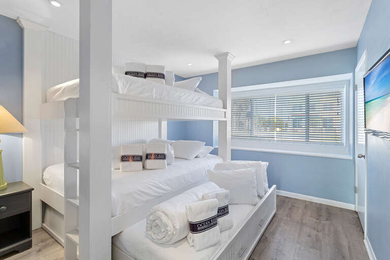 23-Costa-Del-Sol-A9-Bunk-Room