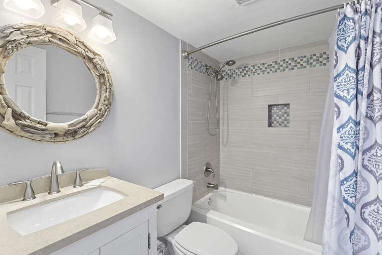 23-Costa-Del-Sol-A9-Guest-Bathroom