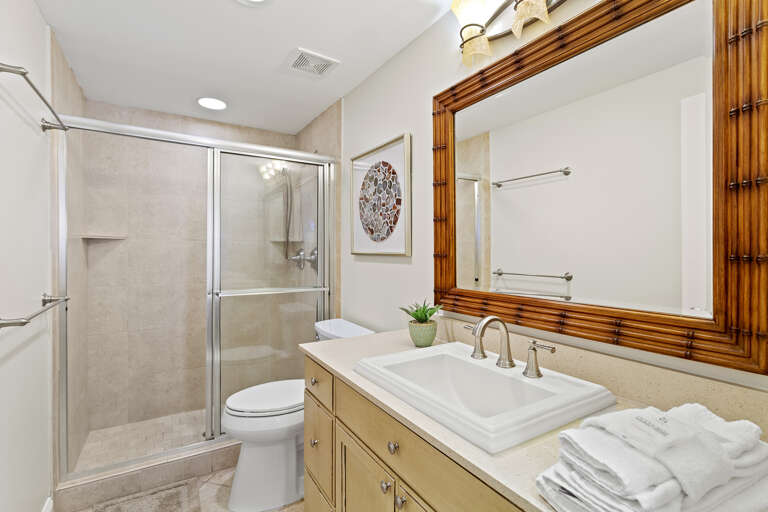 24-Majestic-Sun-Penthouse-1203B-Guest-Bathroom