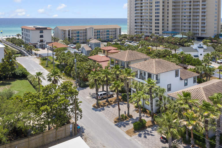 22-Linger-Longer-View-To-Beach
