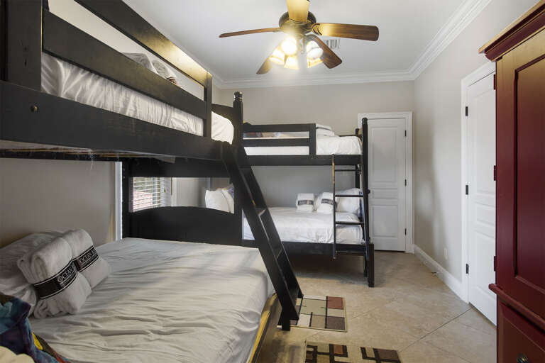 22-Sunset-Beach-Guest-Bedroom-4 22-Sunset-Beach-Guest-Bedroom-4