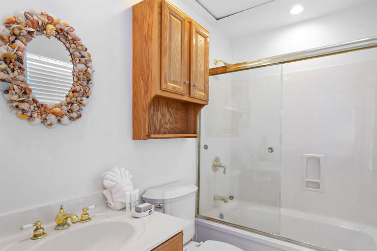 22-Beachy-Keen-Guest-House-Bathroom 22-Beachy-Keen-Guest-House-Bathroom