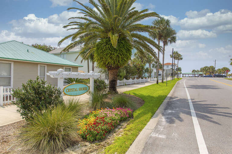 21-Crystal-Shores-Neighborhood