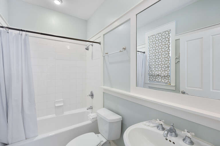 Oceania Guest Bathroom 3