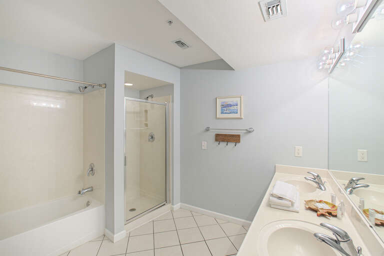 20-Amalfi-Coast-104A-Master-Bath