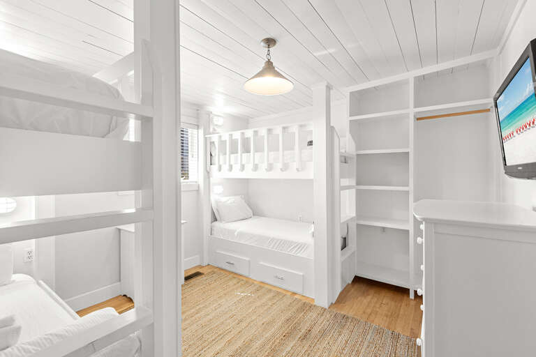 Snowdrift Bunk Room Snowdrift Bunk Room