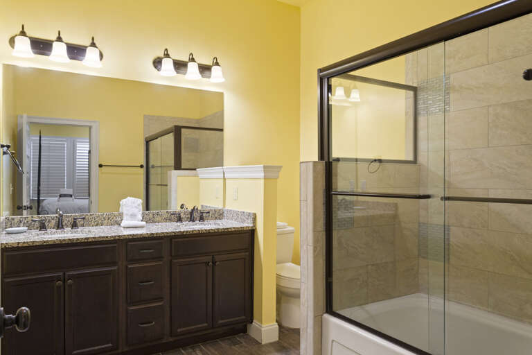 22-Beach-Basket-Bathroom-3