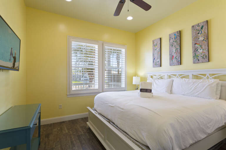 22-Beach-Basket-Bedroom-2