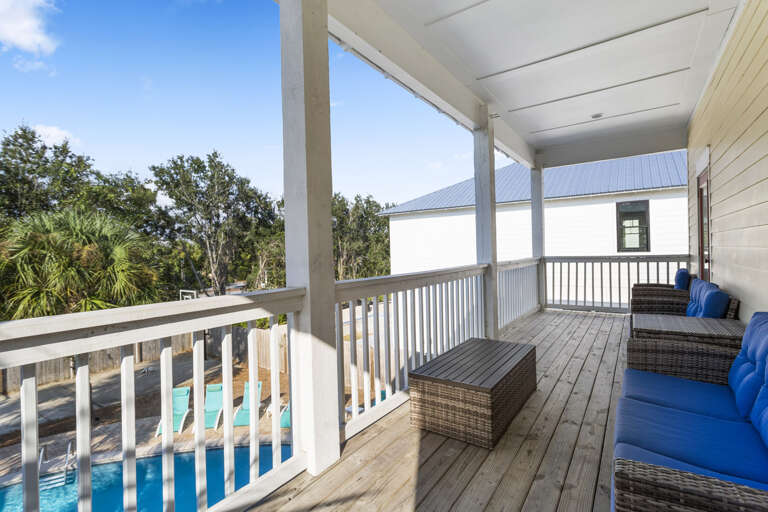22-Beach-Basket-Rear-Balcony
