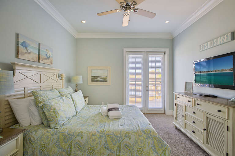 19-The-Grits-Carlton-Bedroom-2