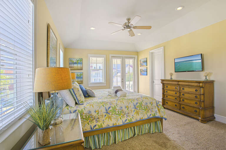 19-The-Grits-Carlton-Bedroom
