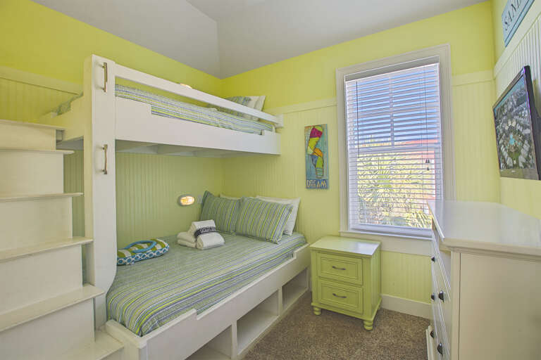 19-The-Grits-Carlton-Bunk-Room-2