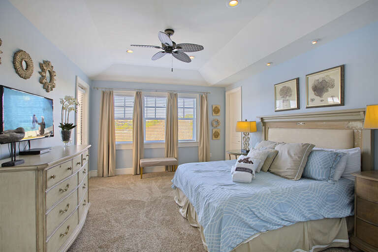 19-The-Grits-Carlton-Master-Bed