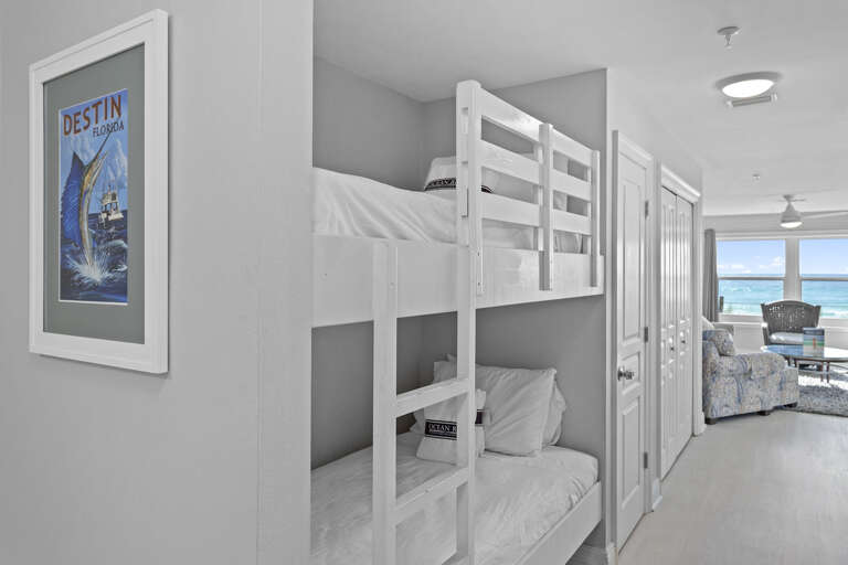 23-Emerald-Dunes-105-Bunk-Nook