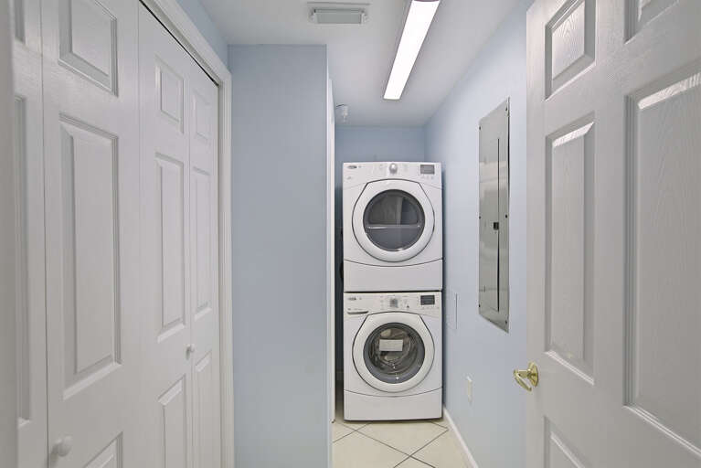 Stacked Washer/Dryer! 