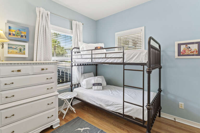 22-Skinny-Dippin-Bunk-Room