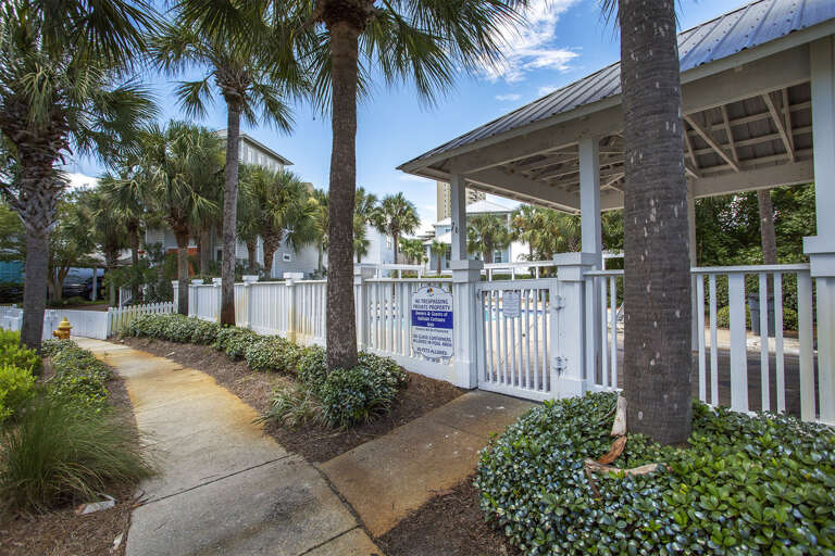 21-Gulfside-Cottages-Pool-Entrance
