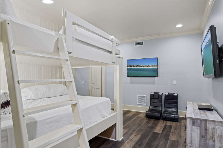 22-Seaduction-Bunk-Room-Alt 22-Seaduction-Bunk-Room-Alt