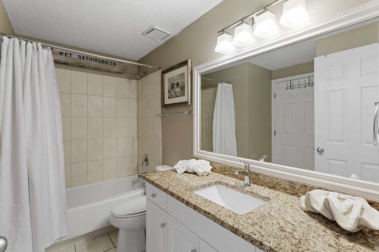 23-Majestic-Sun-602B-Guest-Bathroom