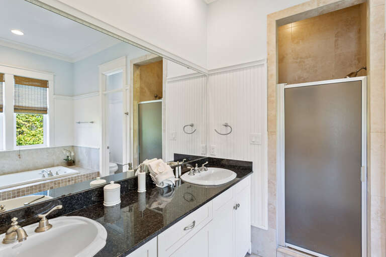 22-Frangista-Costas-Bathroom