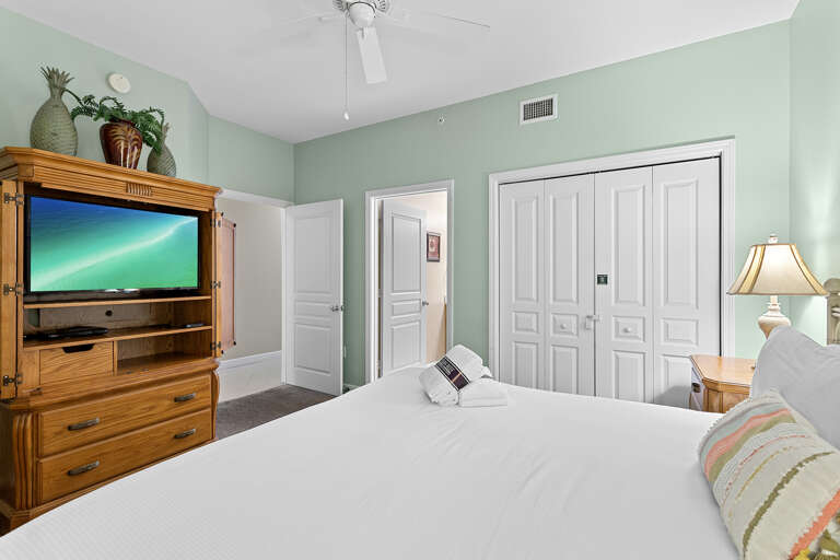 Beach Resort 409 Master Bedroom Alt