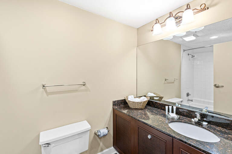 Bayside Inn 6280 Bathroom Bayside Inn 6280 Bathroom