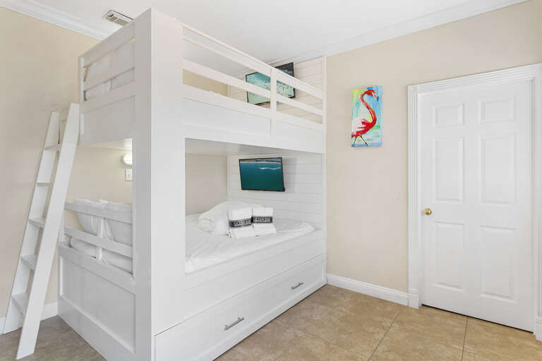 22-Sea-Spray-Bunk-Room 22-Sea-Spray-Bunk-Room
