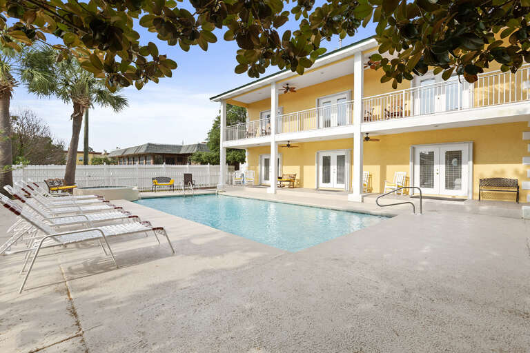 23-Chateau-Louise-Pool