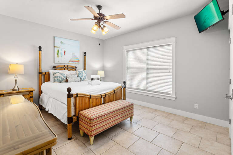 Wiki In The Tiki Guest Bedroom