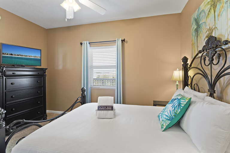 24-Emerald-Waters-404-Guest-Bedroom 24-Emerald-Waters-404-Guest-Bedroom