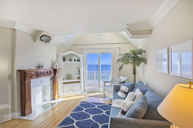 Beach House Den