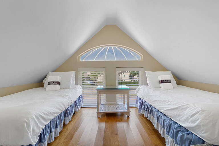 Beach House Guest Bedroom 5