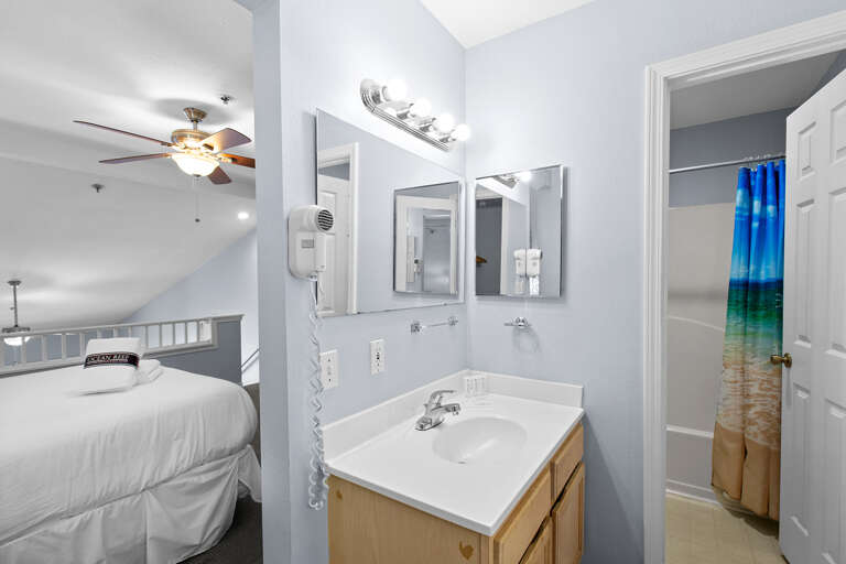 Crystal Sands 307B Guest Bathroom