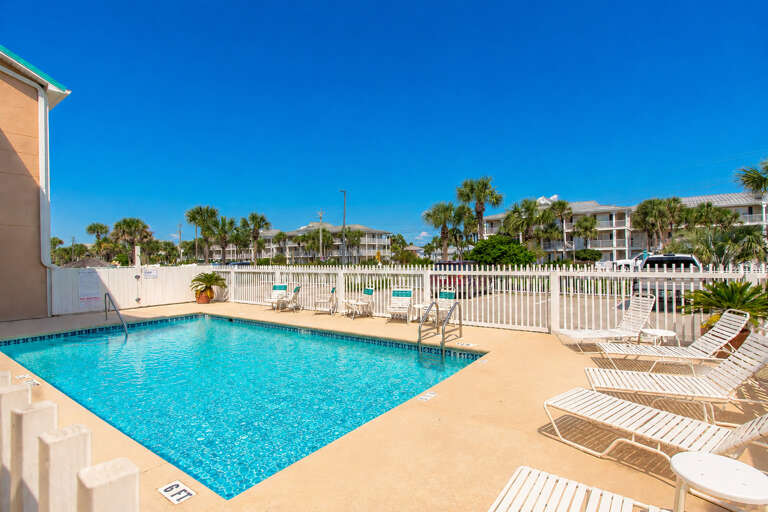 Crystal Sands Building B Pool