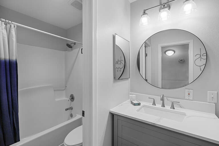 Crystal Sands 308B Guest Bathroom